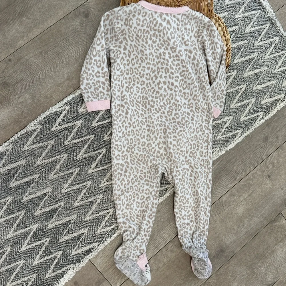 Carter’s Leopard Print Baby Toddler Girl Zip Footie One Piece Pajamas 18 Months